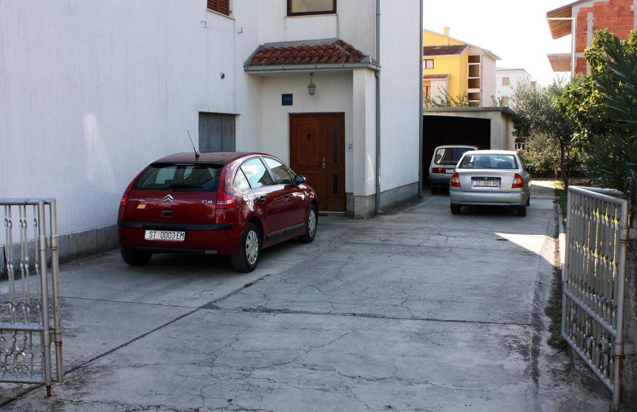 Apartments With A Parking Space Kastel Stafilic, Kastela - 5219 Dış mekan fotoğraf